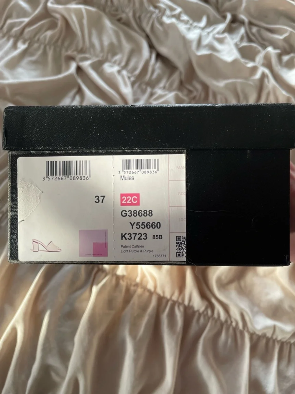 CHANEL Lavender Patent Leather Open-Toe Block Heel Mules - Picture 3 of 10